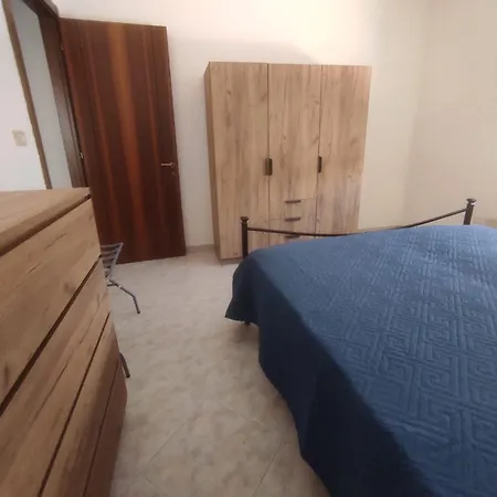Zoe דירה